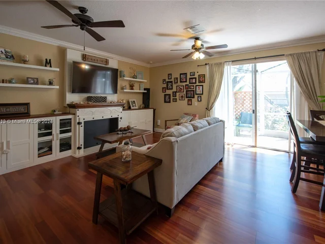 9008 NW 54th St # 9008, Sunrise FL 33351