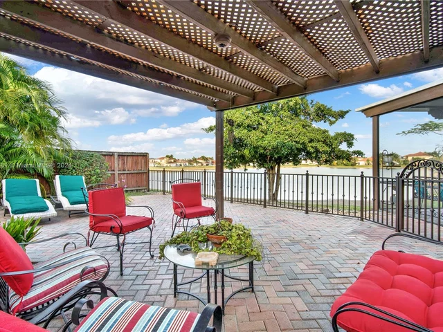 16022 SW 55th Ter, Miami FL 33185