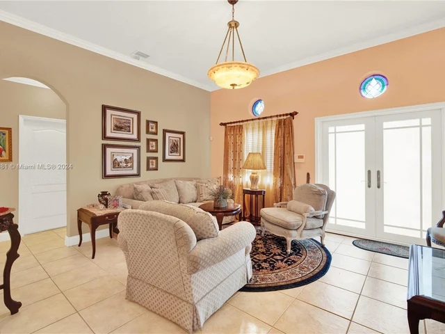 16022 SW 55th Ter, Miami FL 33185