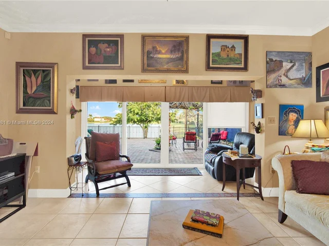 16022 SW 55th Ter, Miami FL 33185