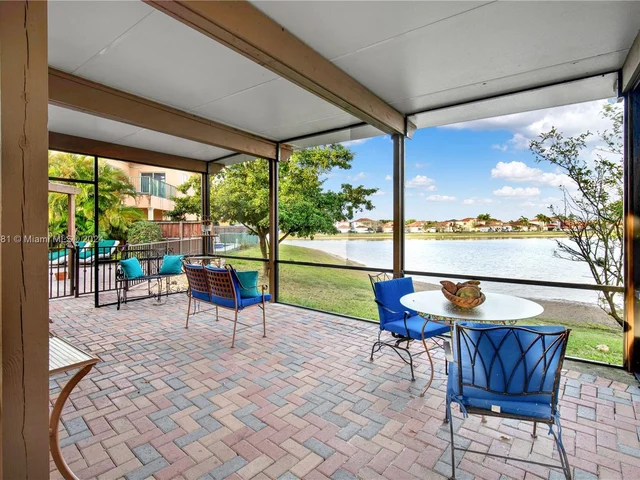 16022 SW 55th Ter, Miami FL 33185