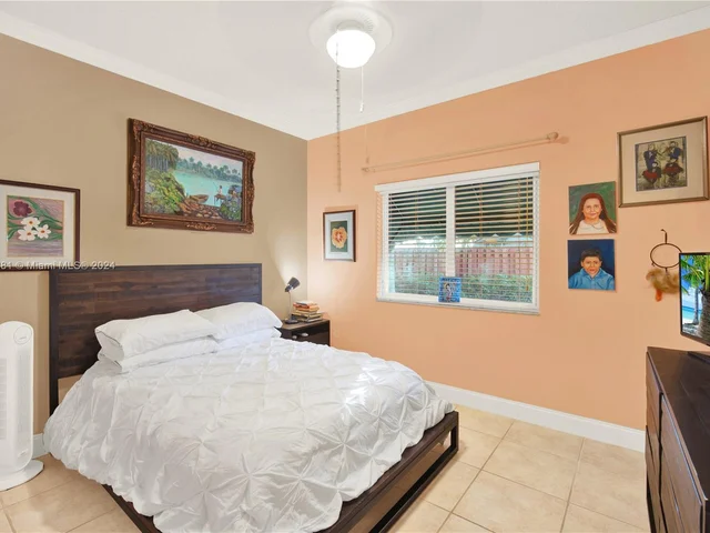 16022 SW 55th Ter, Miami FL 33185