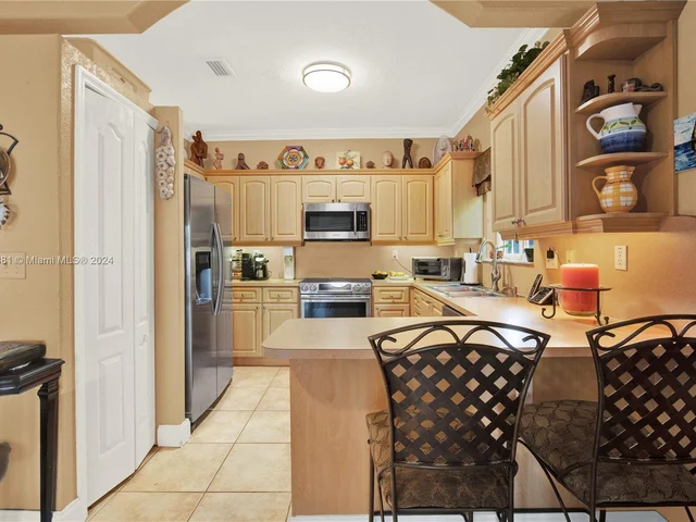 16022 SW 55th Ter, Miami FL 33185