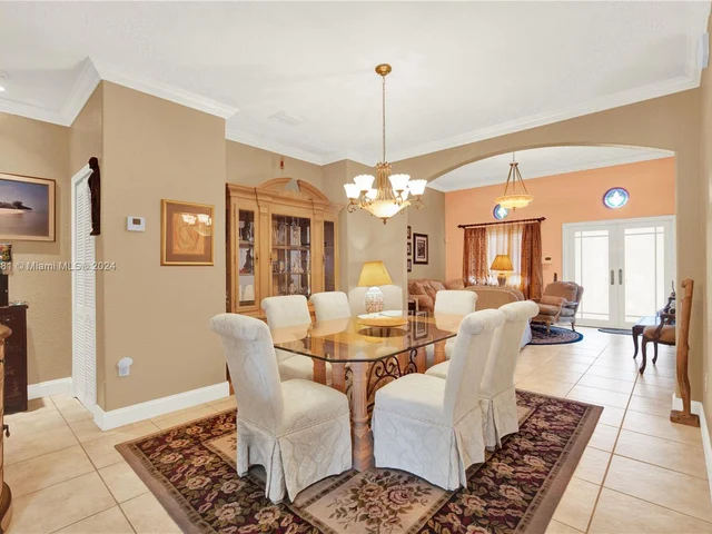 16022 SW 55th Ter, Miami FL 33185