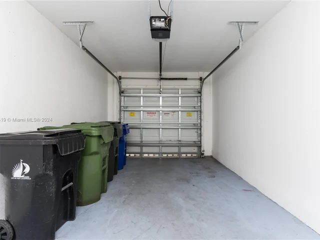 623 NE 8th Ave, Fort Lauderdale FL 33304