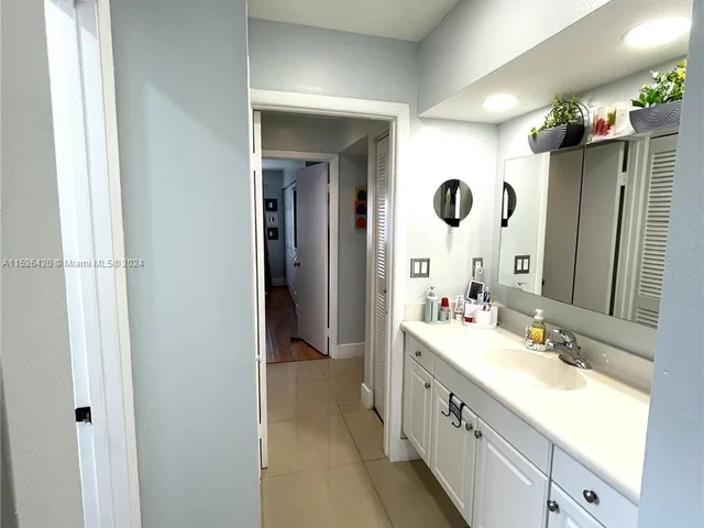 1744 NW 71st Ave # 117, Plantation FL 33313