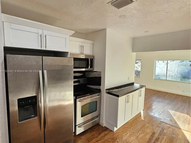 300 SW 38th Ct, Miami FL 33134