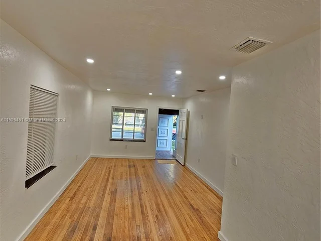 300 SW 38th Ct, Miami FL 33134