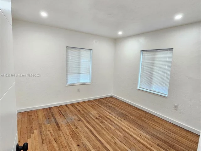 300 SW 38th Ct, Miami FL 33134