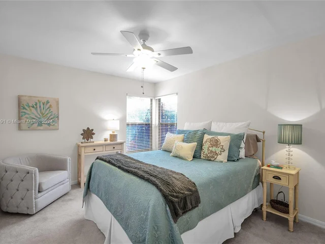 1020 Creekford Dr, Weston FL 33326