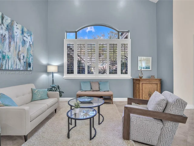 1020 Creekford Dr, Weston FL 33326