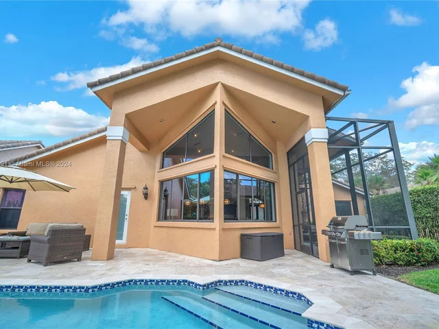 1020 Creekford Dr, Weston FL 33326