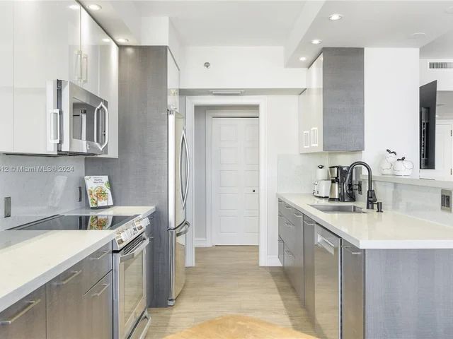 20191 E Country Club Dr # 2704, Aventura FL 33180