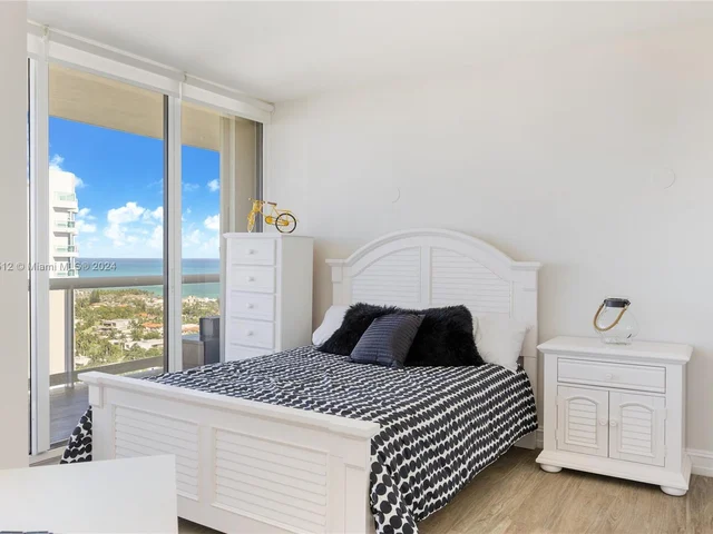 20191 E Country Club Dr # 2704, Aventura FL 33180