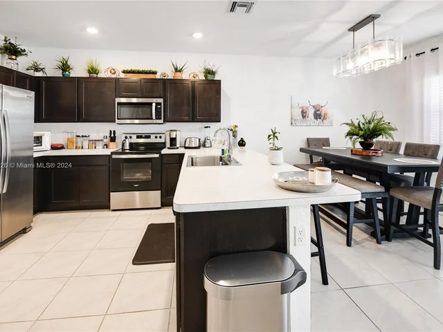 1714 SE 9th Ave, Homestead FL 33034