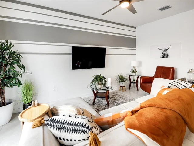 1714 SE 9th Ave, Homestead FL 33034