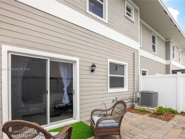 1714 SE 9th Ave, Homestead FL 33034