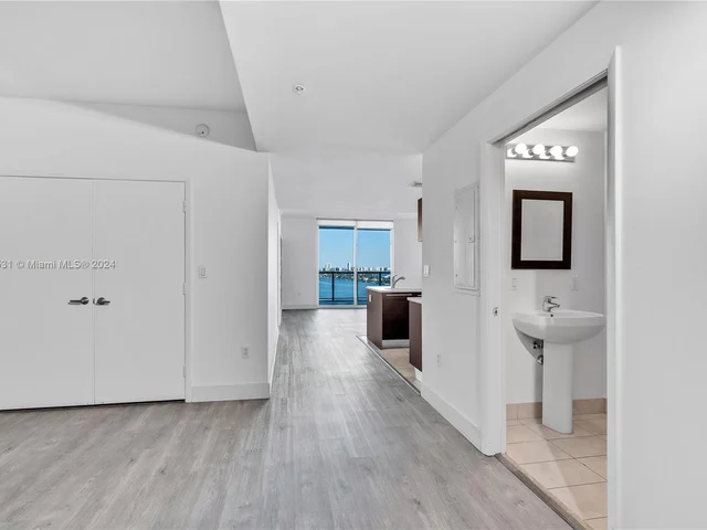 1900 N Bayshore Dr # 1801, Miami FL 33132