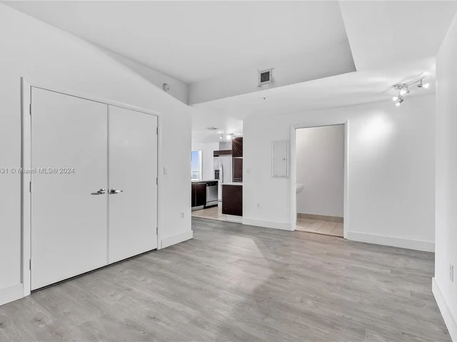 1900 N Bayshore Dr # 1801, Miami FL 33132