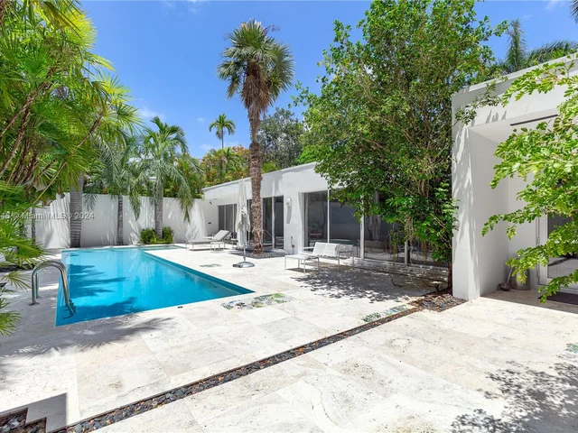 5001 SW 76th St, Miami FL 33143