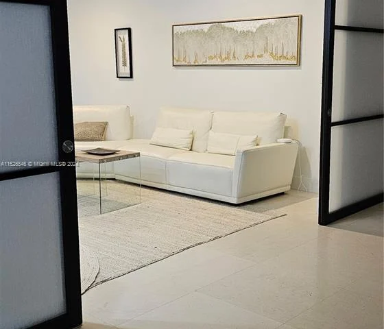 5001 SW 76th St, Miami FL 33143