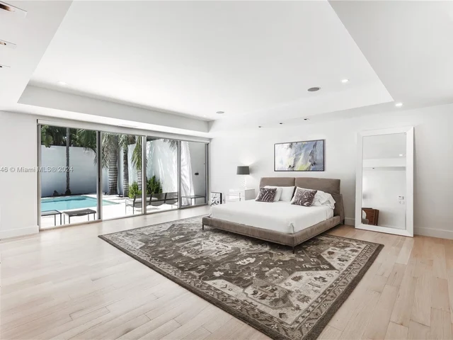 5001 SW 76th St, Miami FL 33143