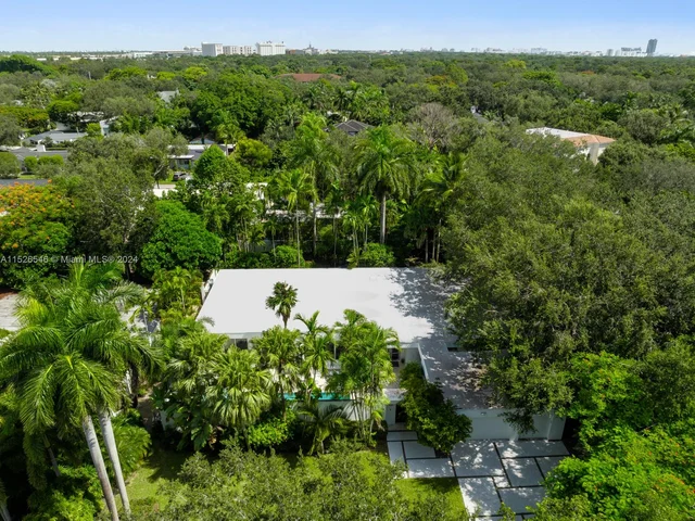 5001 SW 76th St, Miami FL 33143