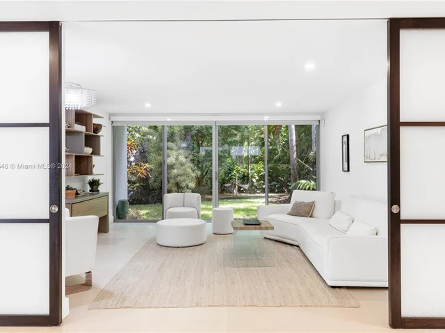 5001 SW 76th St, Miami FL 33143