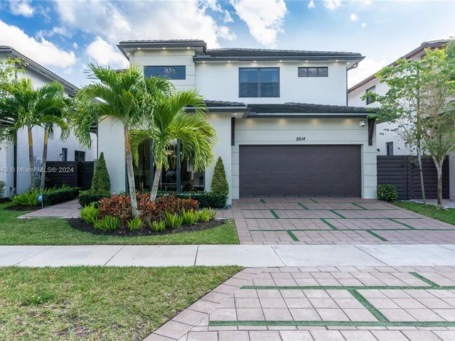 8814 NW 154th Ter, Miami Lakes FL 33018