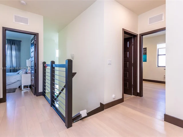 8814 NW 154th Ter, Miami Lakes FL 33018