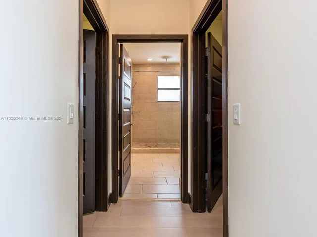 8814 NW 154th Ter, Miami Lakes FL 33018