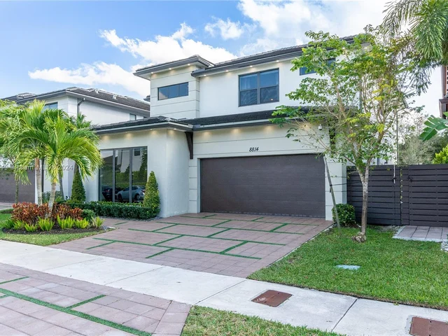 8814 NW 154th Ter, Miami Lakes FL 33018