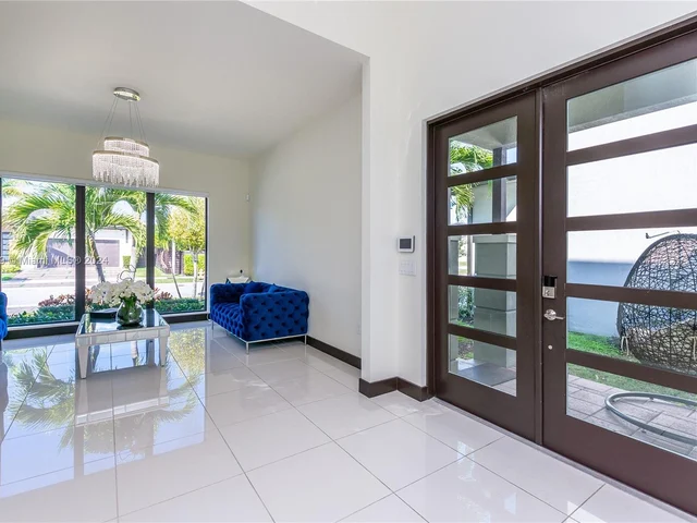 8814 NW 154th Ter, Miami Lakes FL 33018