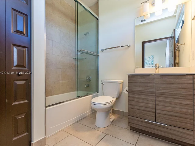 8814 NW 154th Ter, Miami Lakes FL 33018