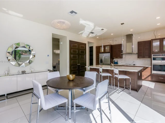 8814 NW 154th Ter, Miami Lakes FL 33018