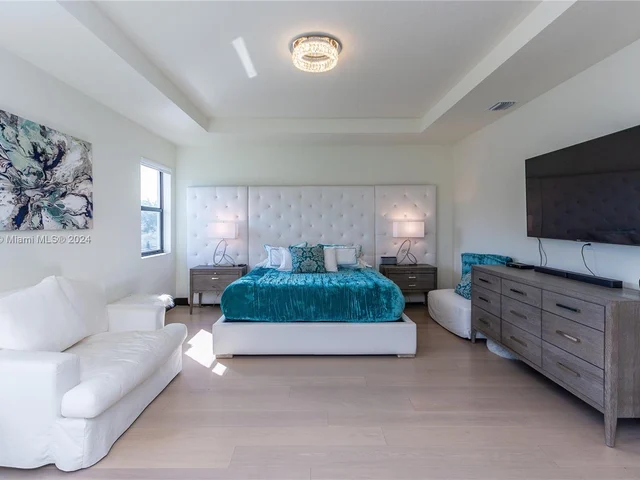 8814 NW 154th Ter, Miami Lakes FL 33018