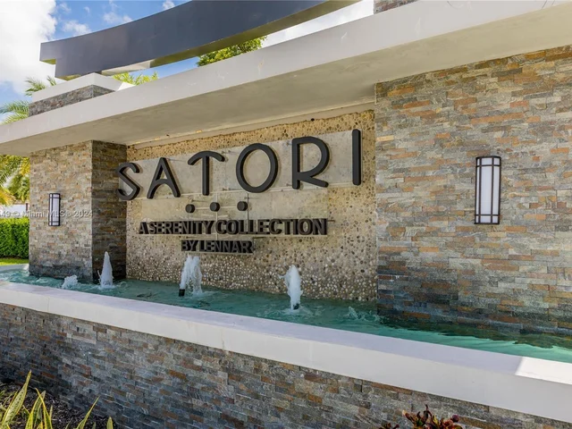 8814 NW 154th Ter, Miami Lakes FL 33018