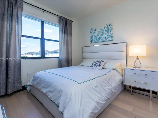 8814 NW 154th Ter, Miami Lakes FL 33018