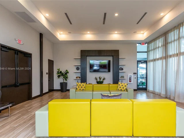 8814 NW 154th Ter, Miami Lakes FL 33018