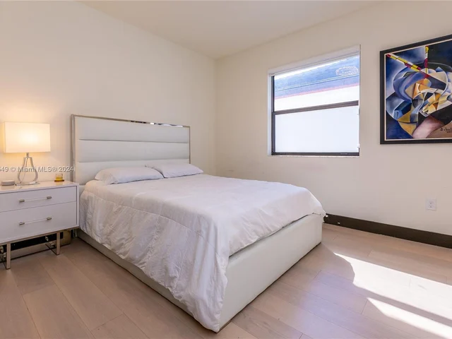 8814 NW 154th Ter, Miami Lakes FL 33018