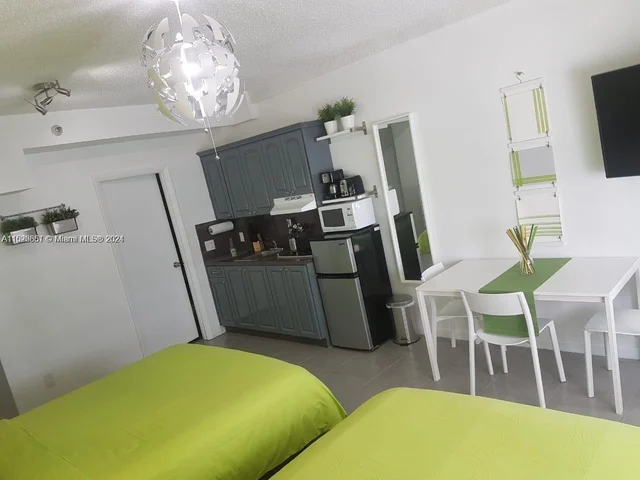 6345 Collins Ave # 30, Miami Beach FL 33141