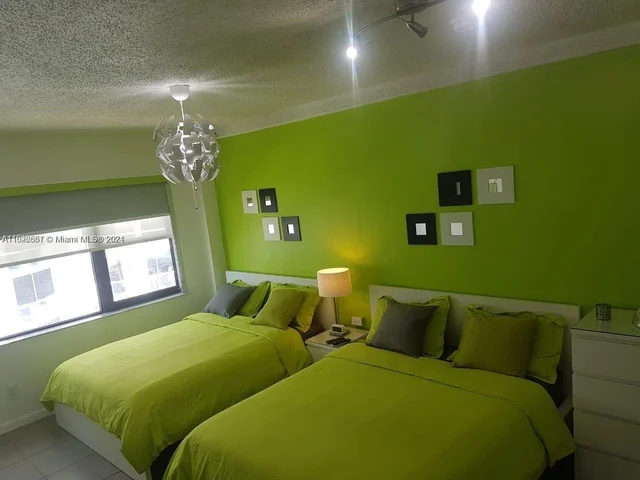 6345 Collins Ave # 30, Miami Beach FL 33141