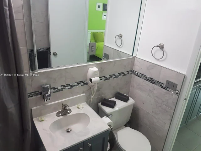 6345 Collins Ave # 30, Miami Beach FL 33141