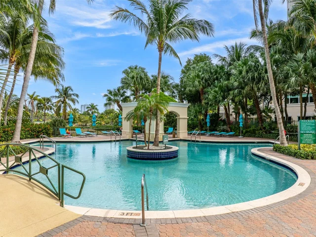 19501 W Country Club Dr # 715, Aventura FL 33180