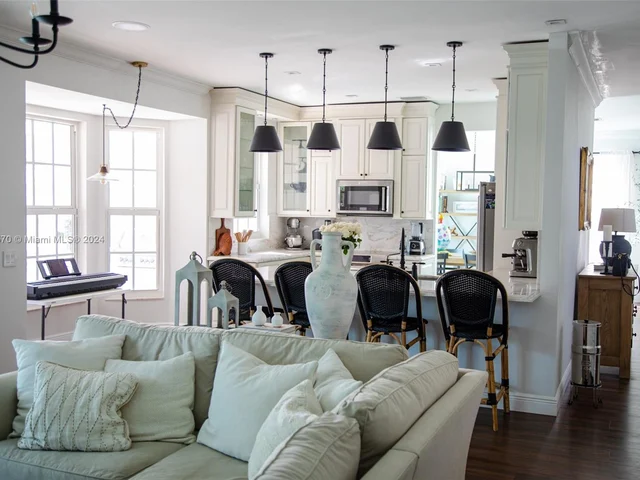 780 Verona Lake Dr # 780, Weston FL 33326