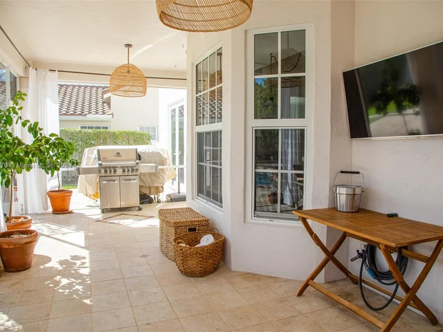 780 Verona Lake Dr # 780, Weston FL 33326