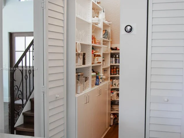 780 Verona Lake Dr # 780, Weston FL 33326