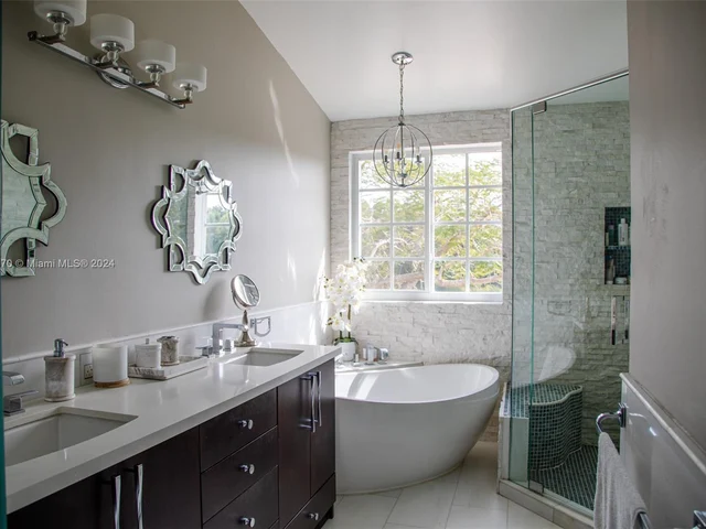 780 Verona Lake Dr # 780, Weston FL 33326