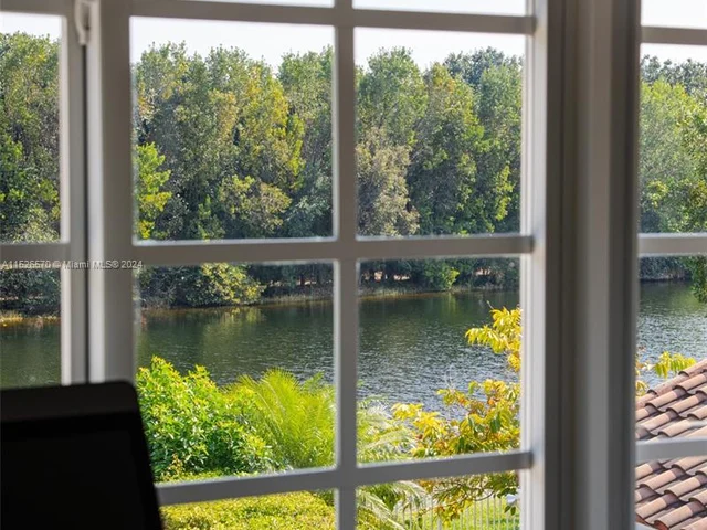 780 Verona Lake Dr # 780, Weston FL 33326