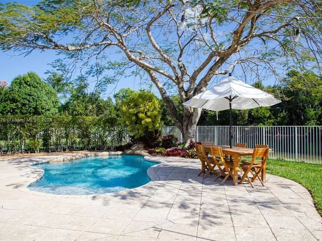 780 Verona Lake Dr # 780, Weston FL 33326